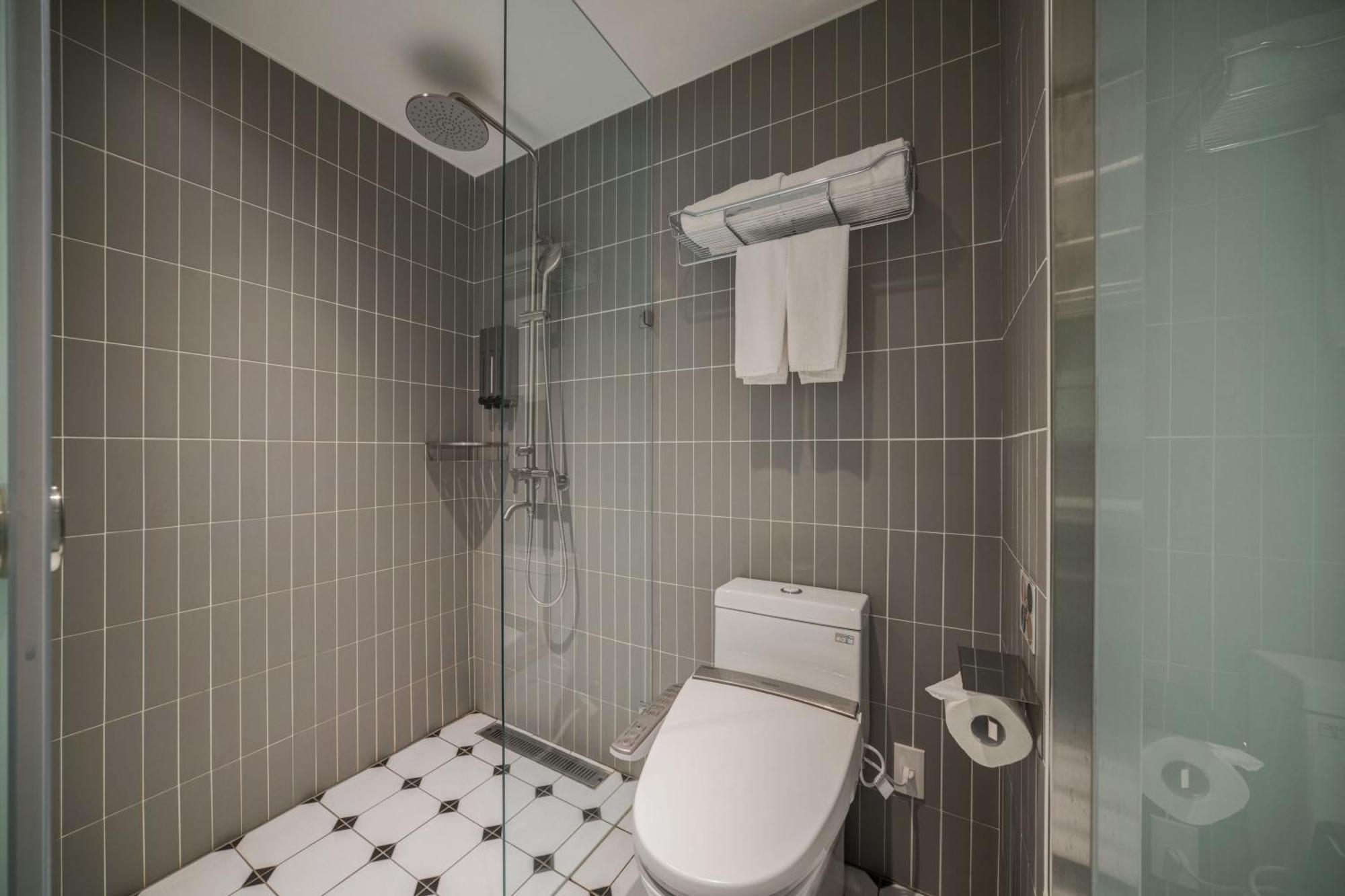 Fun Stay Inn Ximen Tajpej Buitenkant foto