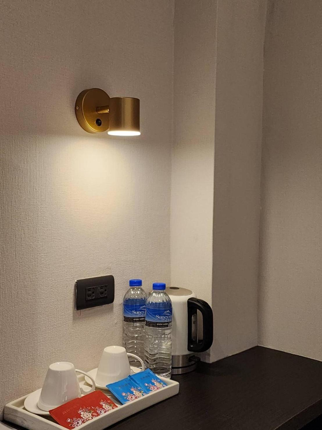 Fun Stay Inn Ximen Tajpej Buitenkant foto